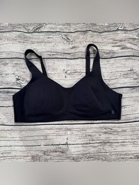 Huug Black Daily Embrace Adjustable Seamless Wireless Comfort Bra Size M